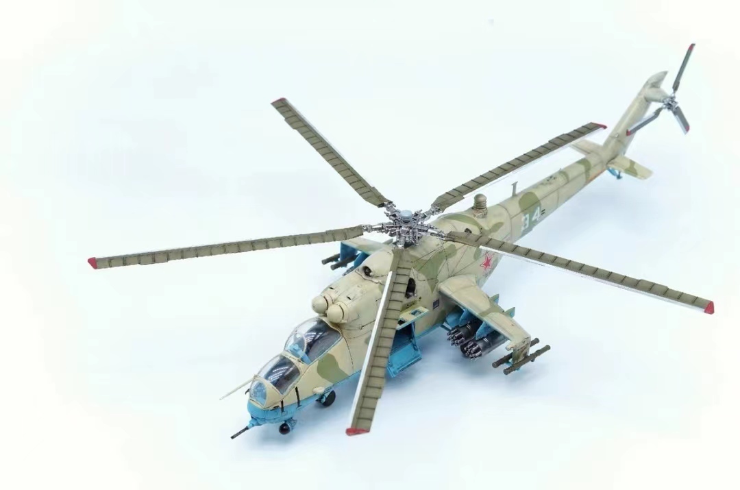 1/72 ロシア Mi-24V ハインドE 組立塗装済完成品 航空機 1/72 ロシア Mi-24V ハインドE 組立塗装済完成品 航空機