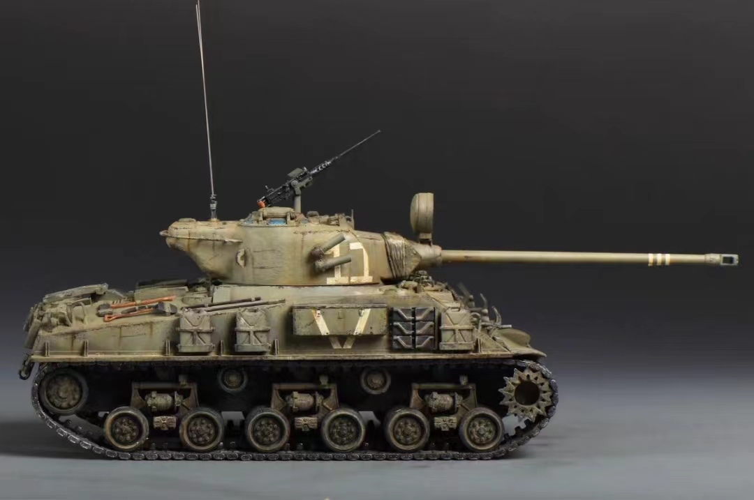 1/35 America tank M50 car - man construction painted final product 