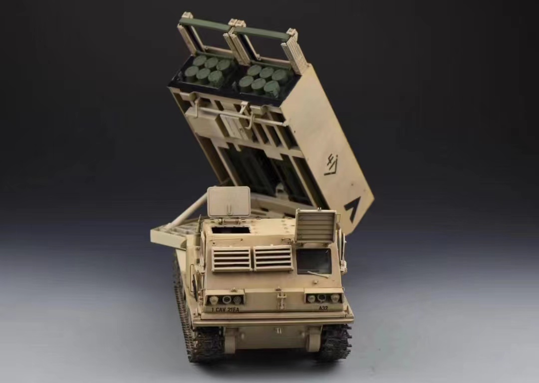 1/35 アメリカ M270/A1 MLRS 多連装ロケットシステム 組立塗装済完成品_画像4