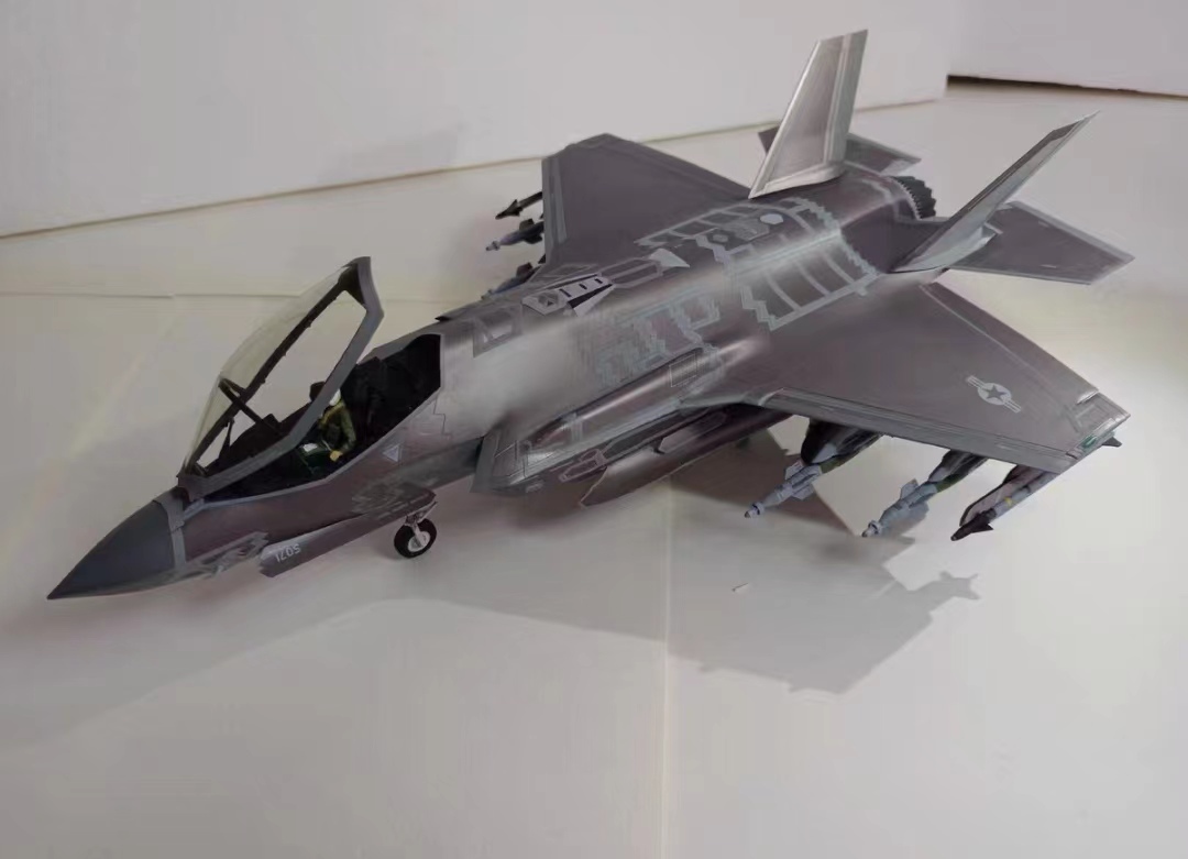 1/48 アメリカ ローキッドマーチン F-35A ライドニングⅡ 組立塗装済完成品_画像2