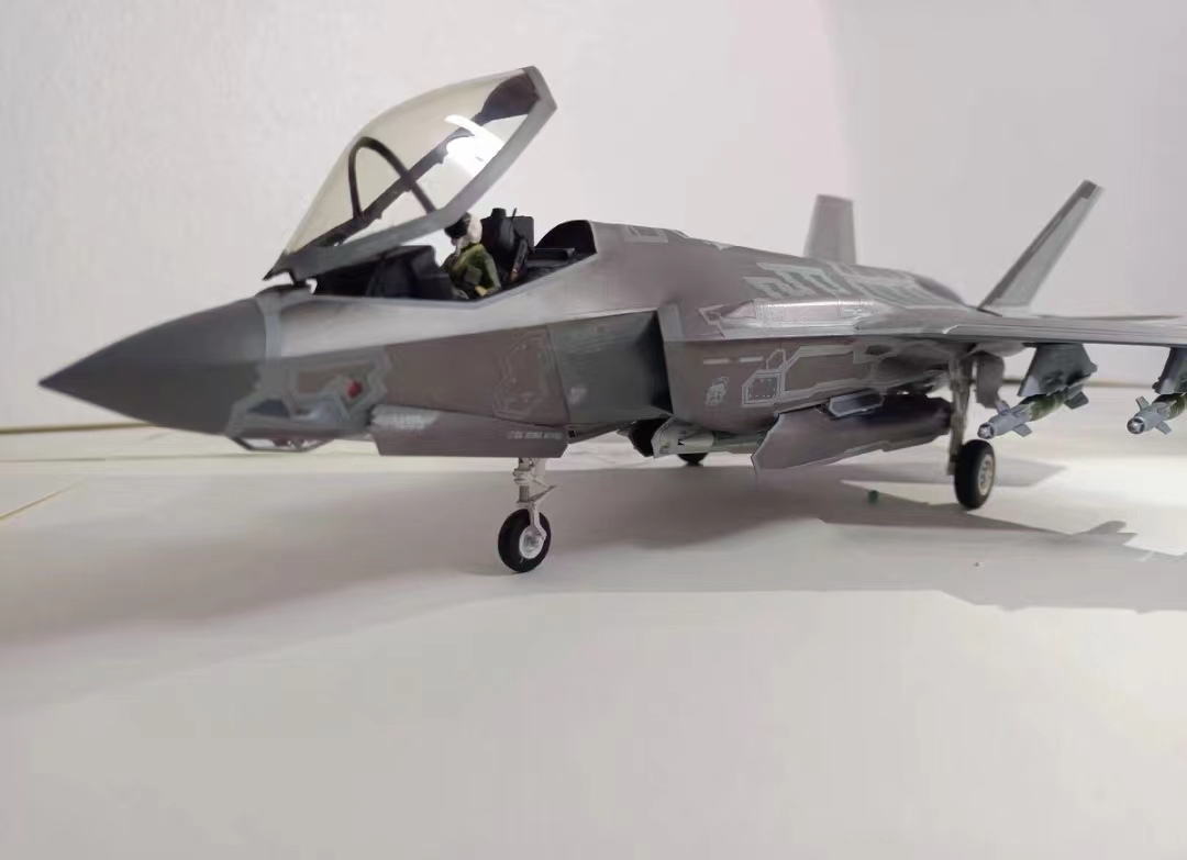 1/48 アメリカ ローキッドマーチン F-35A ライドニングⅡ 組立塗装済完成品_画像1