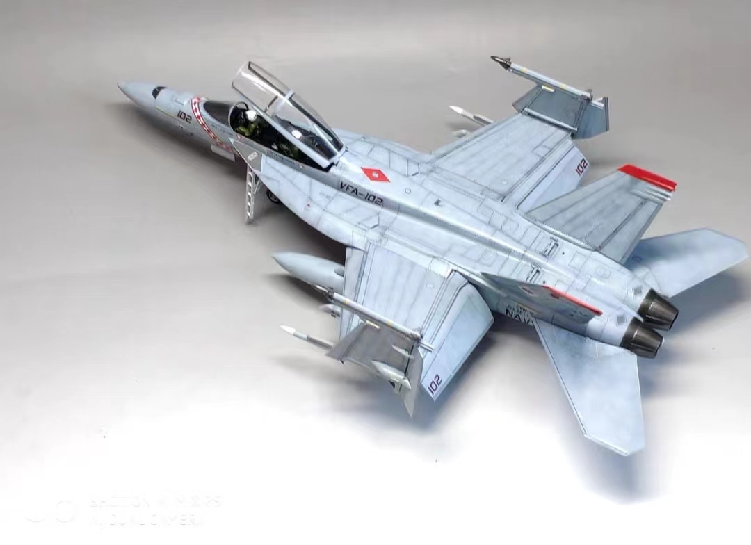 1/72 アメリカ海軍 F/A-18F 組立塗装済完成品_画像5