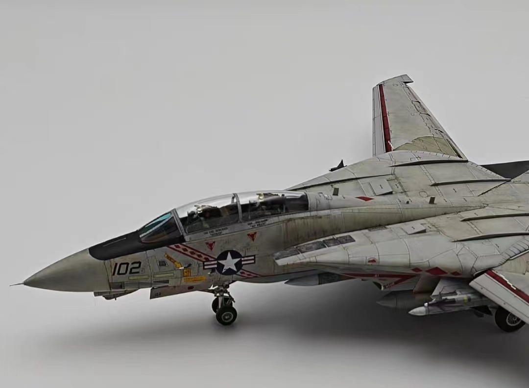 1/48 アメリカ海軍 F-14A トムキャット VF102 組立塗装済完成品_画像6