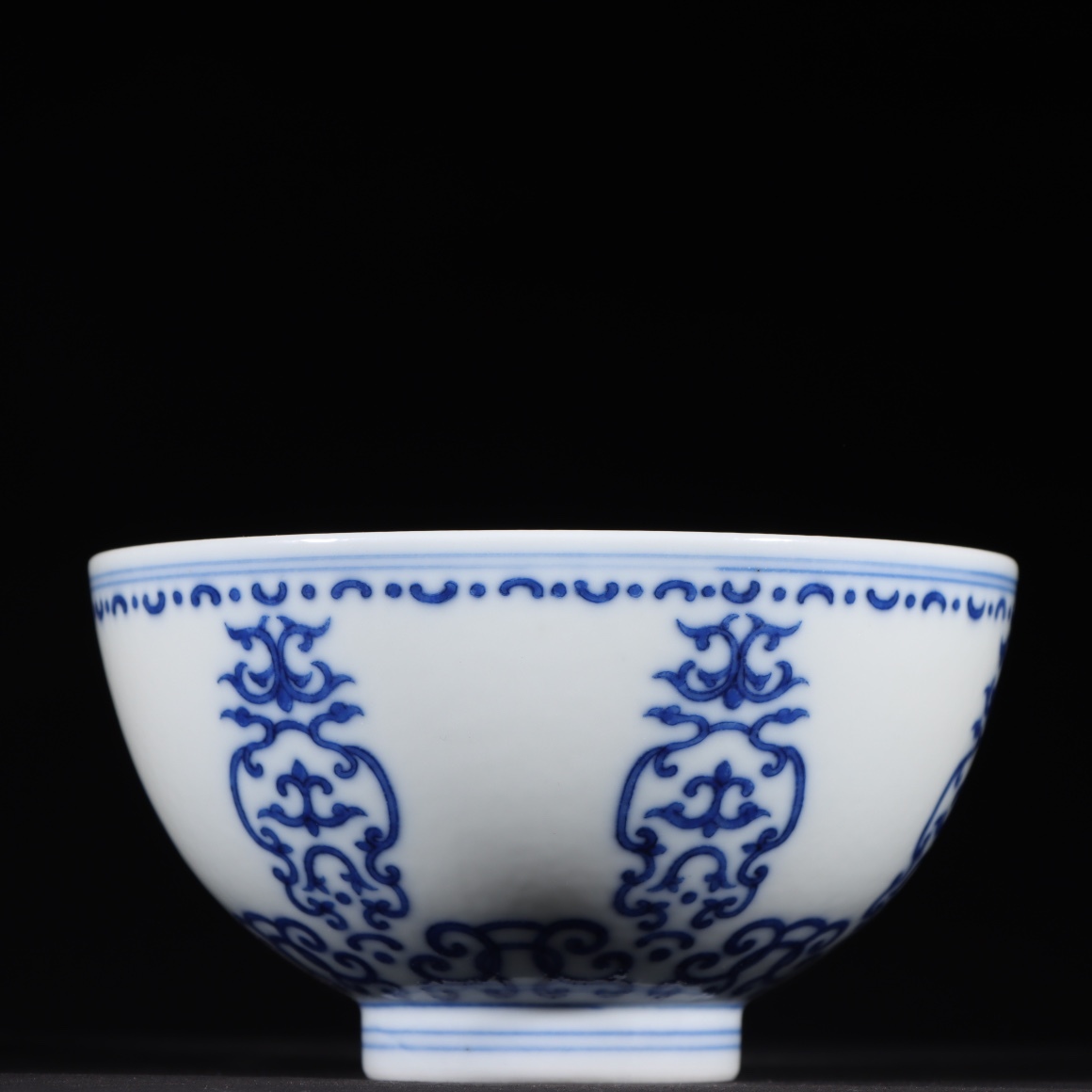 ◆御泓軒◆『清・雍正年製款・古陶磁器・青花花卉紋碗・箱付』極細工・古賞物・中国古玩・中国古美術