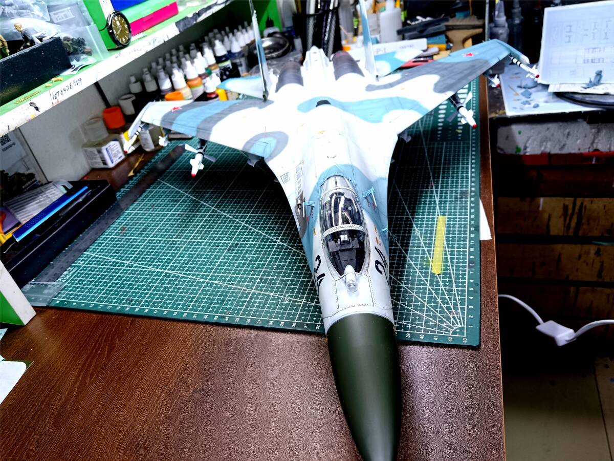 1/32 ロシア空軍 SU-27 FLANKER B 組立塗装済完成品 航空機 1/32 ロシア空軍 SU-27 FLANKER B 組立塗装済完成品 航空機