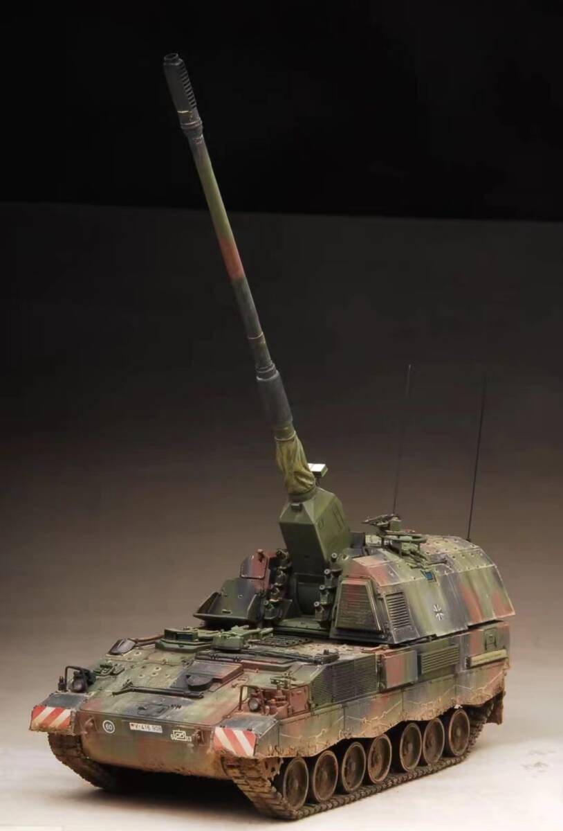 1/35 ドイツ PZH2000 自走砲 組立塗装済完成品_画像1