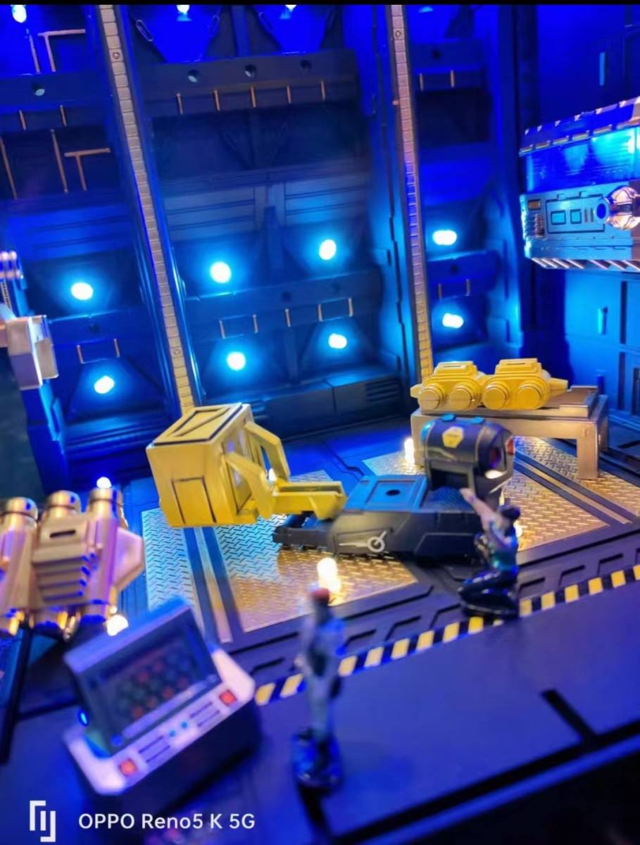 ジオラマ作品 ガンダム システムベース 格納庫 基地(縦15横15奥 ジオラマ作品 ガンダム システムベース 格納庫 基地(縦15横15奥