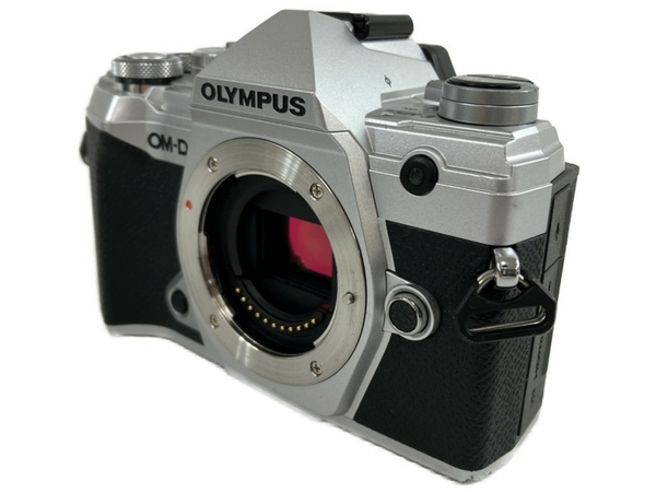 OLYMPUS オリンパス OM-D E-M5 Mark III ミラーレス一眼デジタルカメラ シルバー ボディ 中古 良好 N8632891