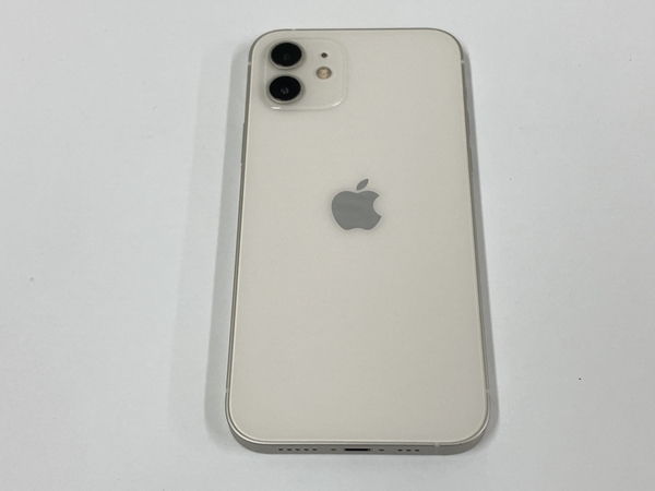 Apple iPhone 12 MGHP3J/A スマートフォン 携帯電話 64GB 6.1インチ 84% docomo SIMロック解除済 ホワイト 中古 良好 T8481447の画像1