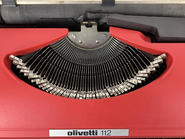 Olivetti 112 typewriter olibeti antique used Y8690225