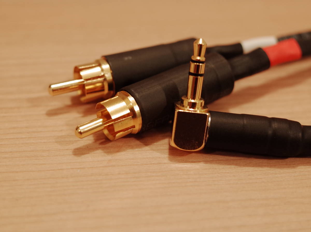 ★ BELDEN 8412 RCA-L型ステレオミニプラグ3.5mm 変換ケーブル 4m (分岐長め 50cm)Yケーブル 金メッキ NYS352AG OYAIDE P-3.5GL ★_画像2