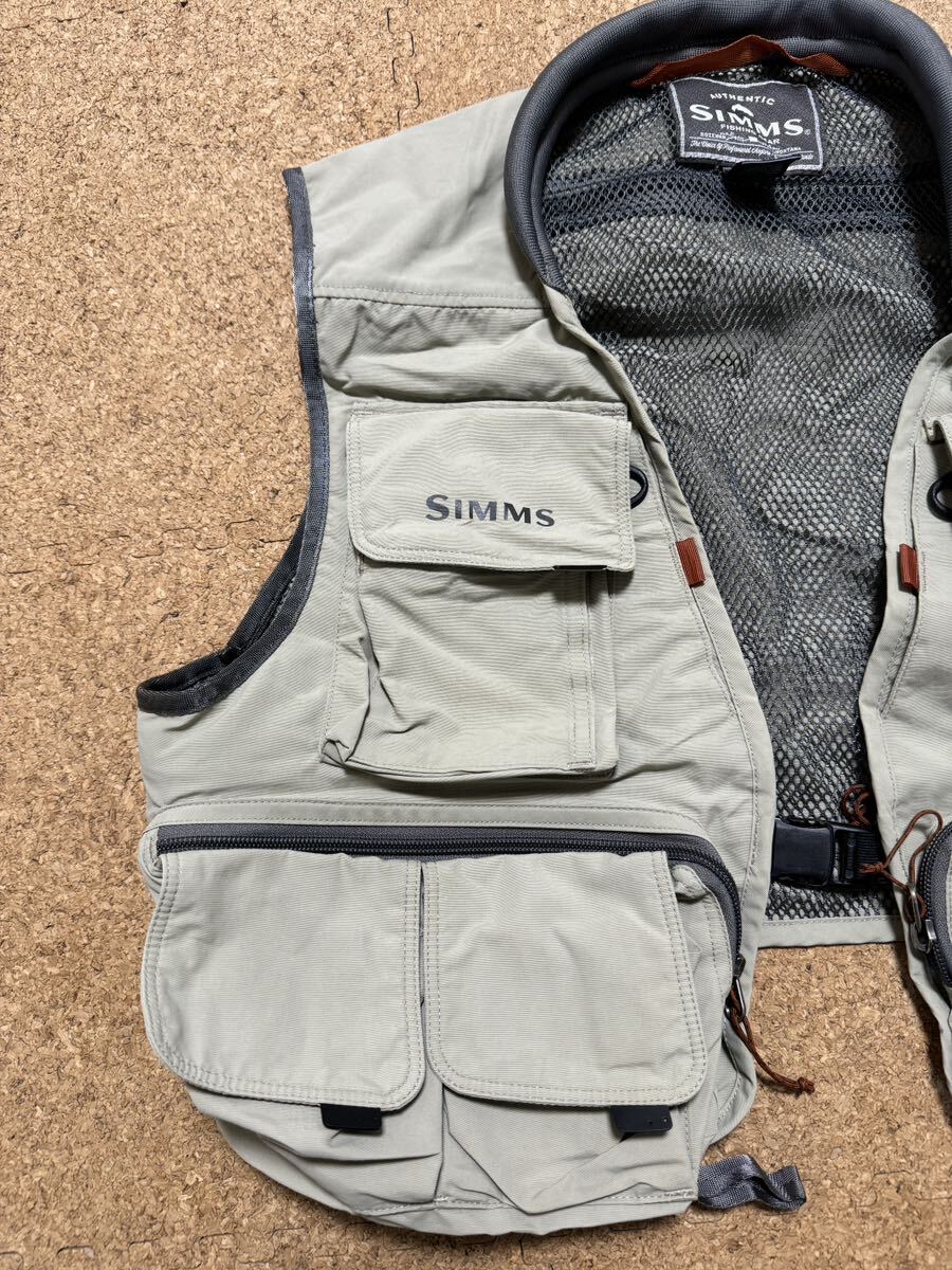 美品 SIMMS シムス フィッシングベスト Lサイズ メッシュベスト フライフィッシング