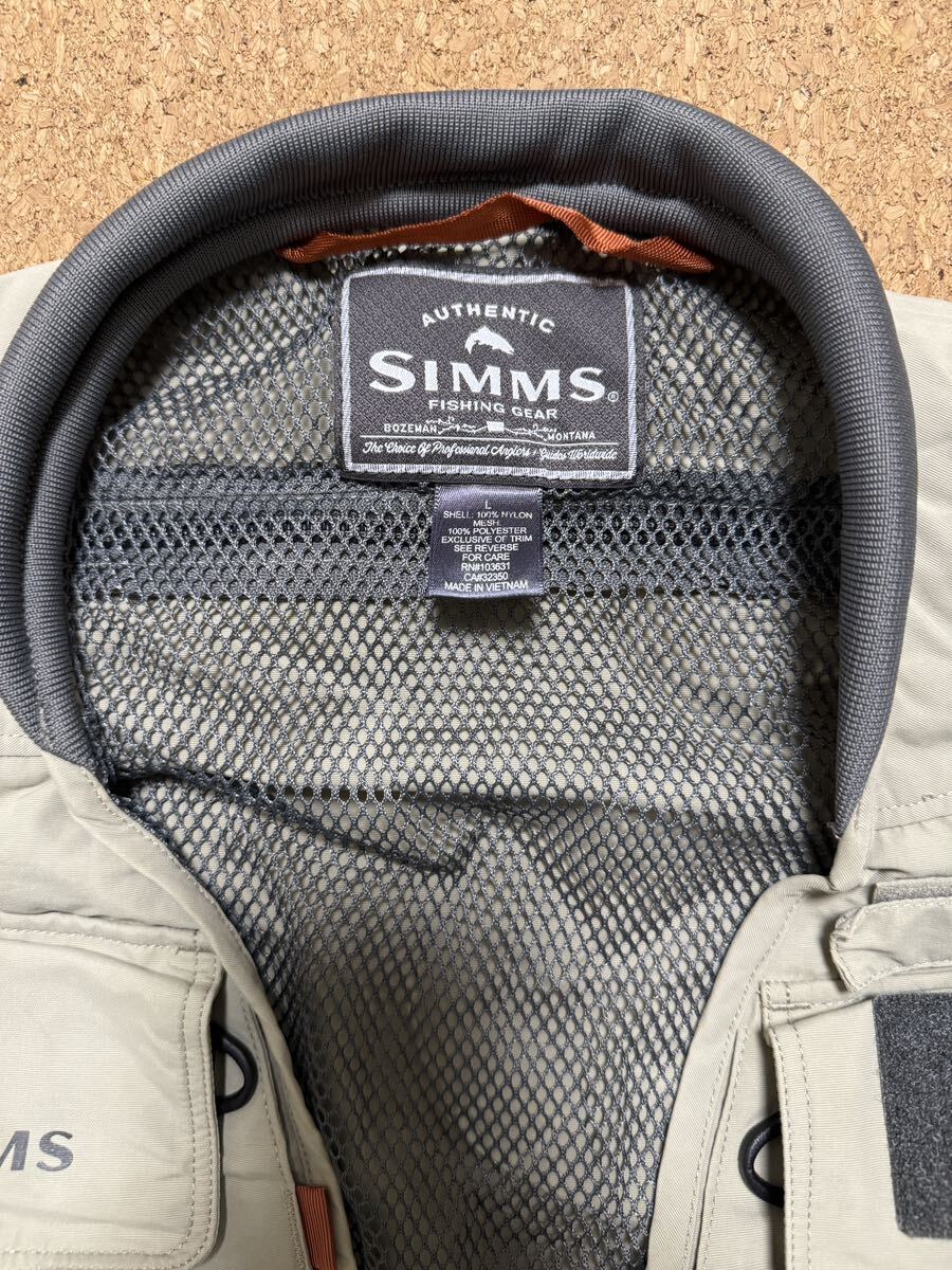 美品 SIMMS シムス フィッシングベスト Lサイズ メッシュベスト フライフィッシング