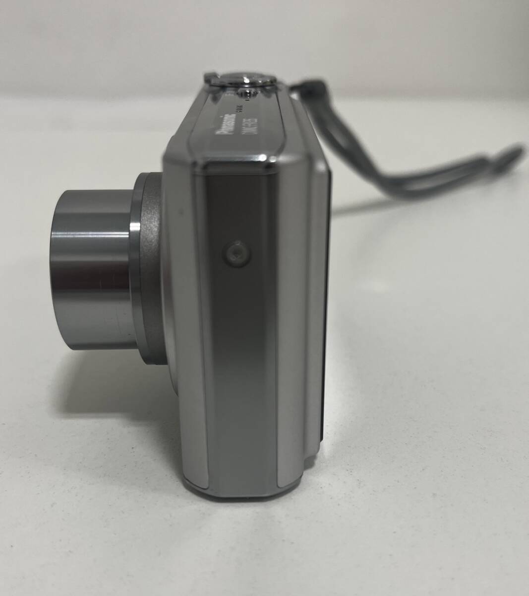 【SOB3050SG】1円～Panasonic LUMIX DMC-FX35 通電確認済み 動作未確認 現状品 中古品 長期保管品 パナソニック ルミックス デジタルカメラ_画像5