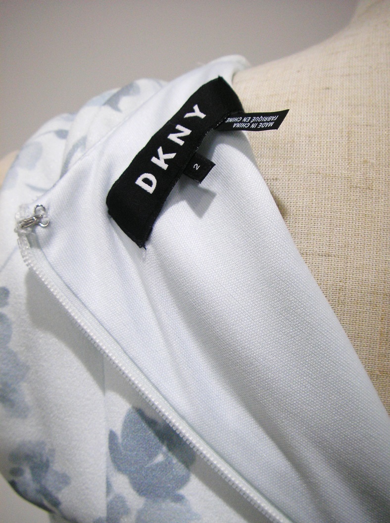 DKNY（ディーケーエヌワイ）ウィメンズ　ダナキャラン 花柄ワンピース　ワンピース　夏物　ノースリーブ　スカート　水色　ひざ丈　Sサイズ_画像10