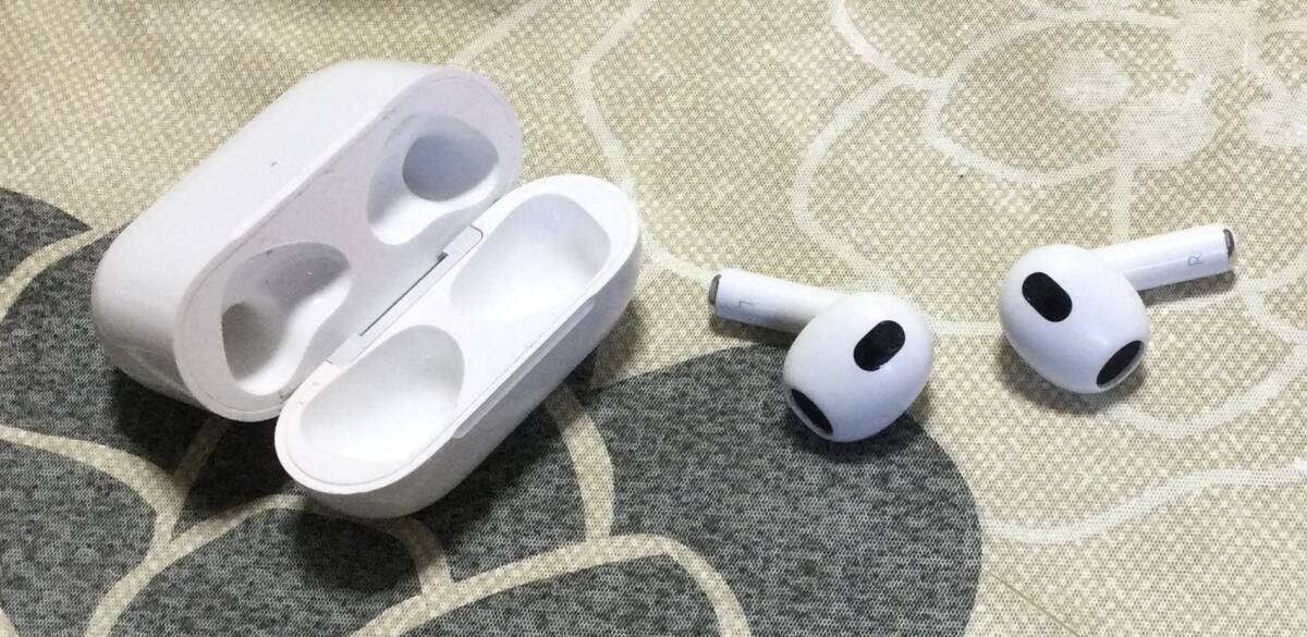 送料込　AirPods 第3世代 訳あり 紐付け未解除 ？_画像1