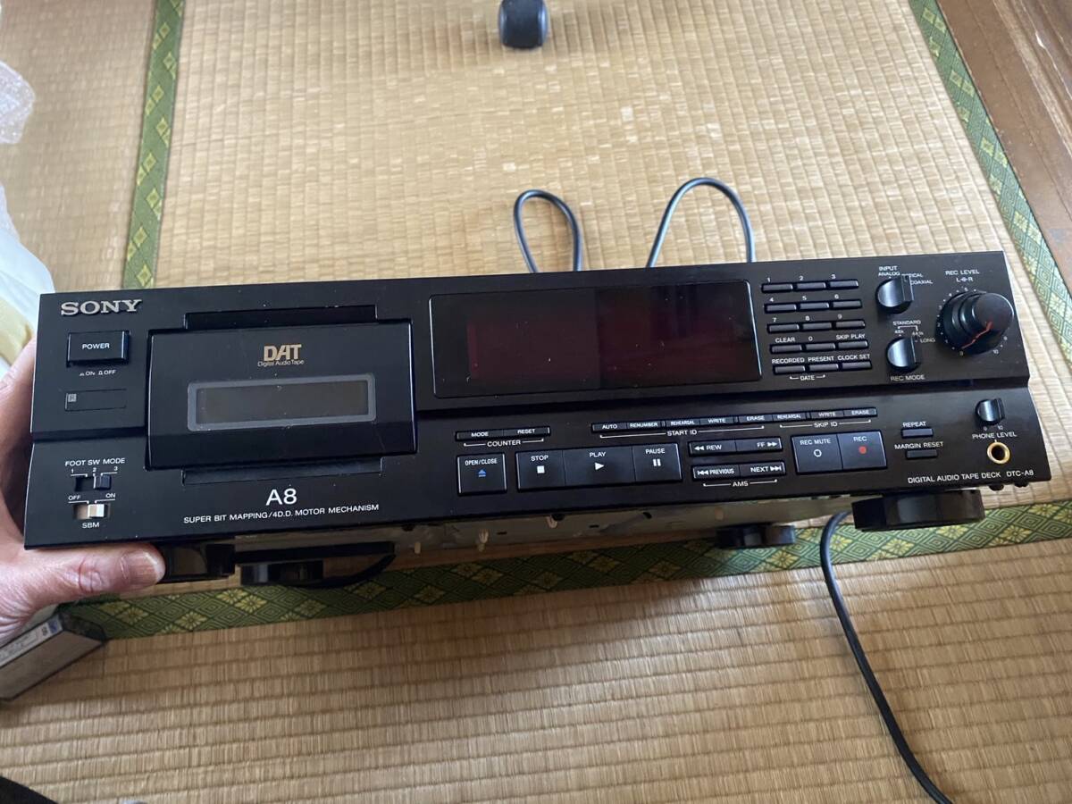 ★音キチ親父のお宝？SONY DATデッキ DTC-A8中古ジャンク扱い♪(出品文ご参照下さい。)★_ラックに入っていたのでキレイな方？