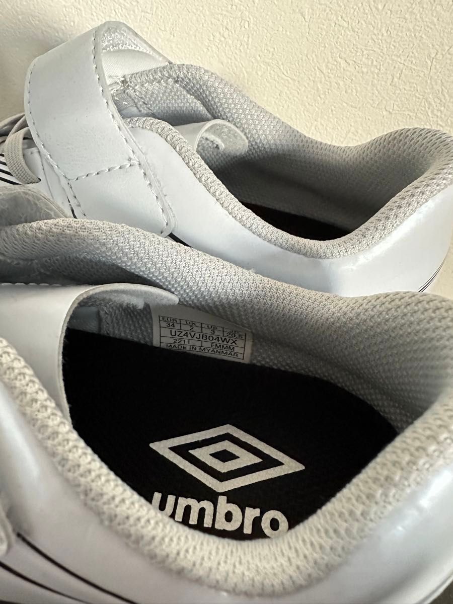 umbro アンブロ　サッカーシューズ　室内用　20.5cm