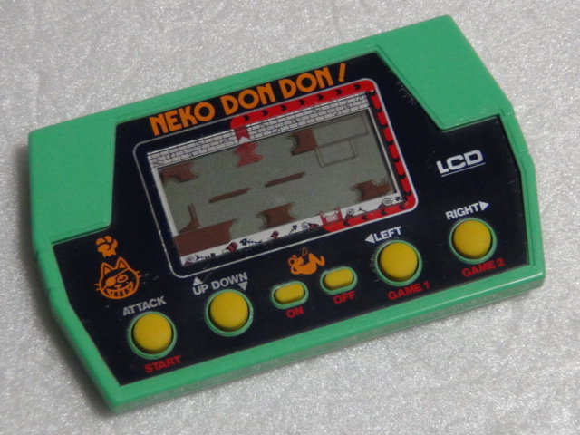  repeated price decline takatokTAKATOKU NEKO DON DON! cat Don Don cat made in Japan lsi lcd surface white punch mouse retro Vintage electron game operation OK!