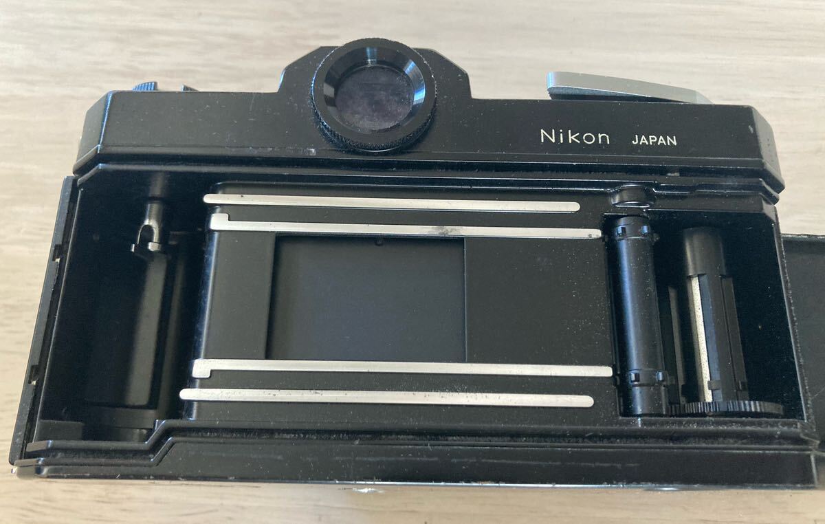 nikomat ボディブラック フィルムカメラ 希少カメラ　アンティーク　時代物　nikon ニコン　キャップ付き_画像6