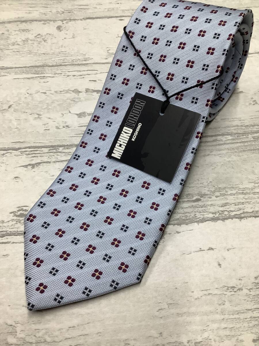 新品ミチコロンドン日本製ネクタイ 　シルク100%お買い得サービス　サックスベースの綺麗な小柄_画像2