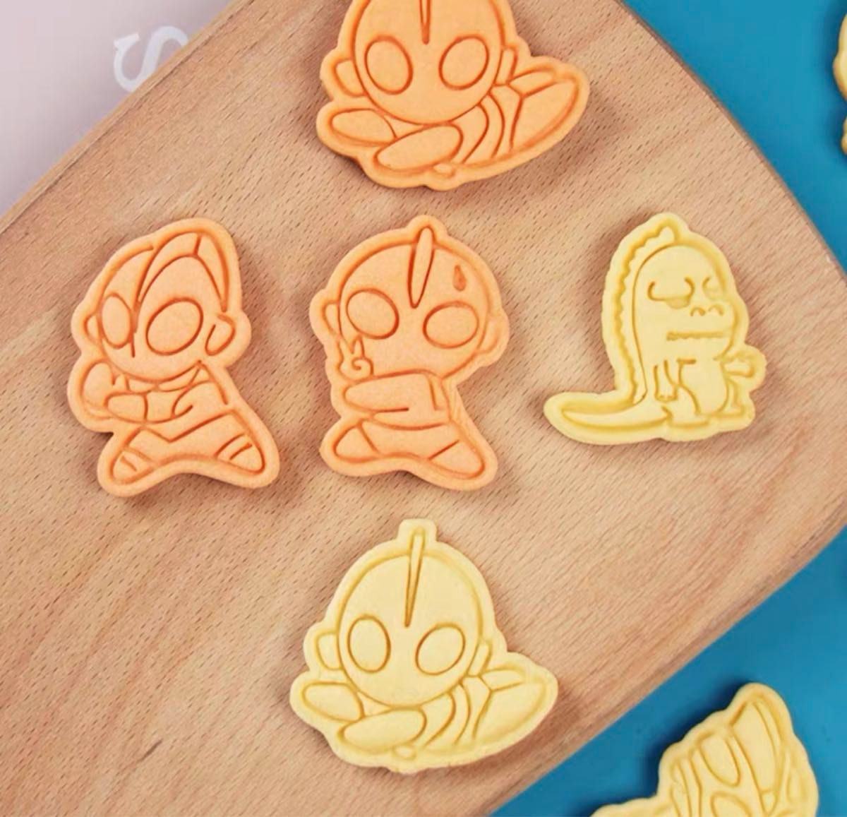 ウルトラマン クッキー型　一点、 アニメ クッキー アイシングクッキー かわいい キャラ弁粘土作り 型抜き お菓子作り　男の子