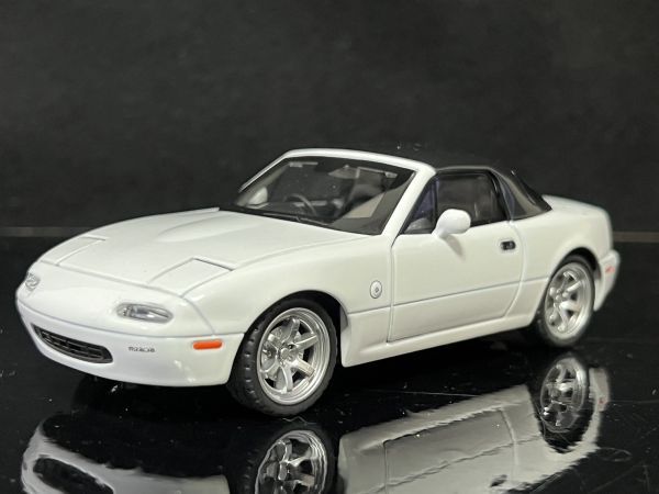 マツダ ロードスター 1/32 ミニカー H155 ホワイト_画像1