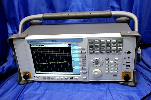 Keysight / Agilent アジレント N1996A /OP：503・P03 CSA スペクトラム アナライザ スペアナ　 49768Y_画像2