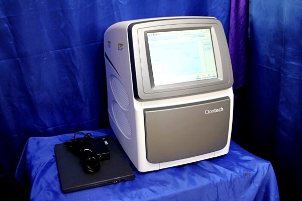 21年製 Clontech/タカラバイオ Real-Time PCR System CronoSTAR 96 ノートPC＆ソフト リアルタイム PCR検査装置　49807Y