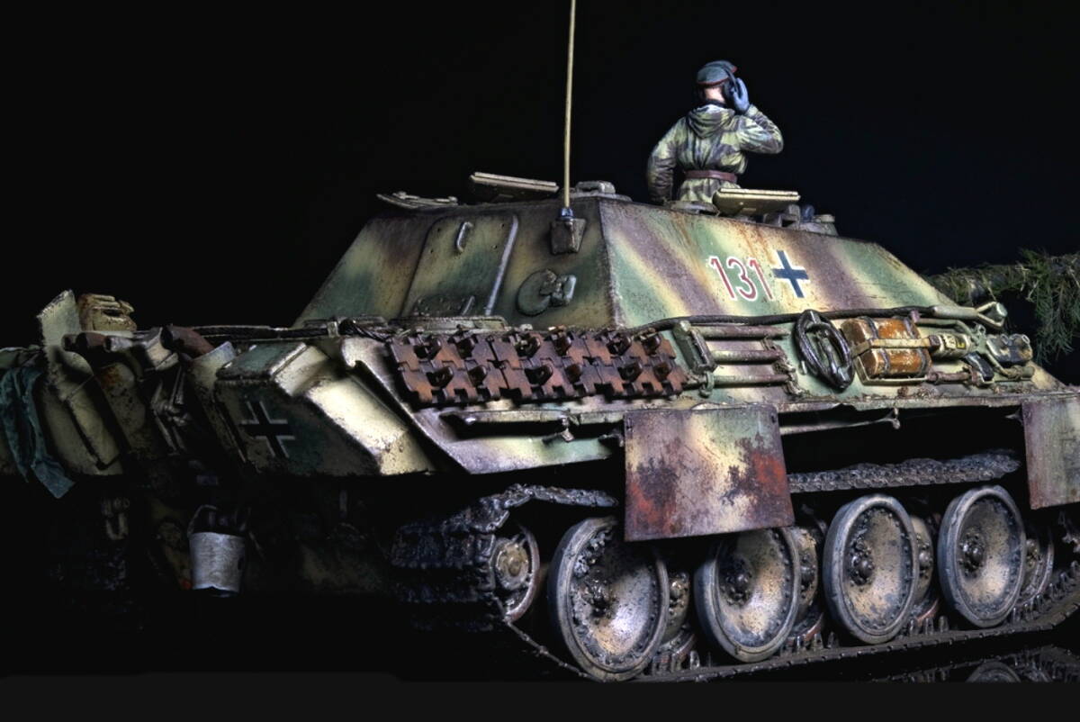 PP工房完成品【1/35 ヤークトパンター 第560重戦車駆逐大隊所属 3色迷彩 プロ仕上げ完成品 】精密迷彩のドイツ戦車兵1人配置 アルデンヌ_これは製作参考写真です。