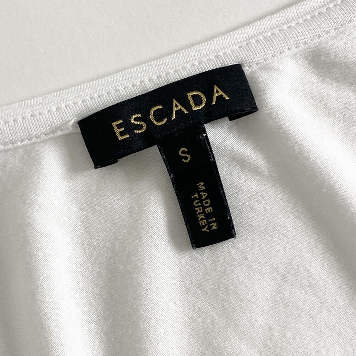 Ac23《美品》ESCADA エスカーダ 超伸縮素材 ボディフィット ロゴワッペン 長袖カットソー 春物 トップス S（日本サイズM相当）レディース_画像6