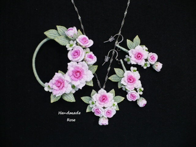Handmade ◆ お花のリースブローチ ◆ バラ ◆ 濃いめピンク ◆レース編み_画像2