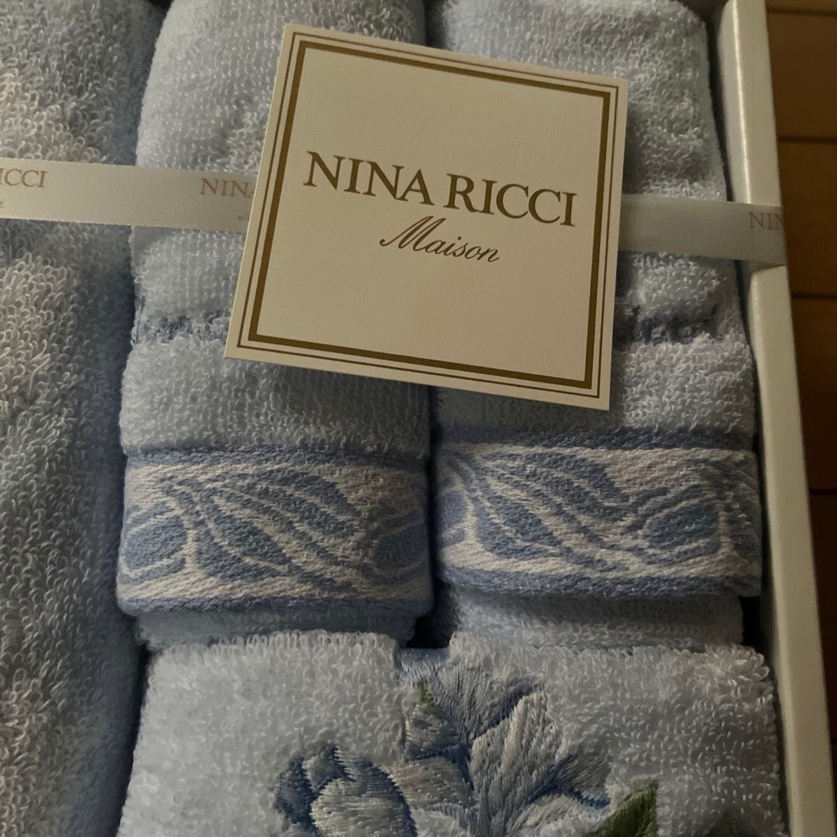 新品！ニナリッチ　バスタオル　 フェイスタオル ウォッシュタオル　4枚セット！ NINA RICCI