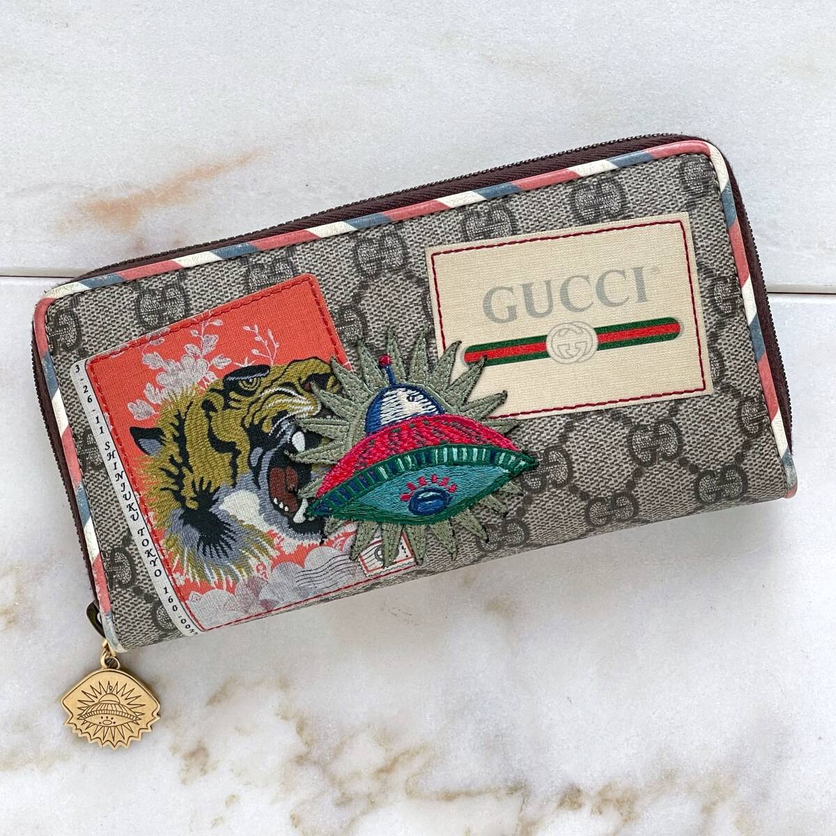 レアGUCCI グッチ GGスプリーム クーリエ 長財布 虎とUFO ラウンド_画像1