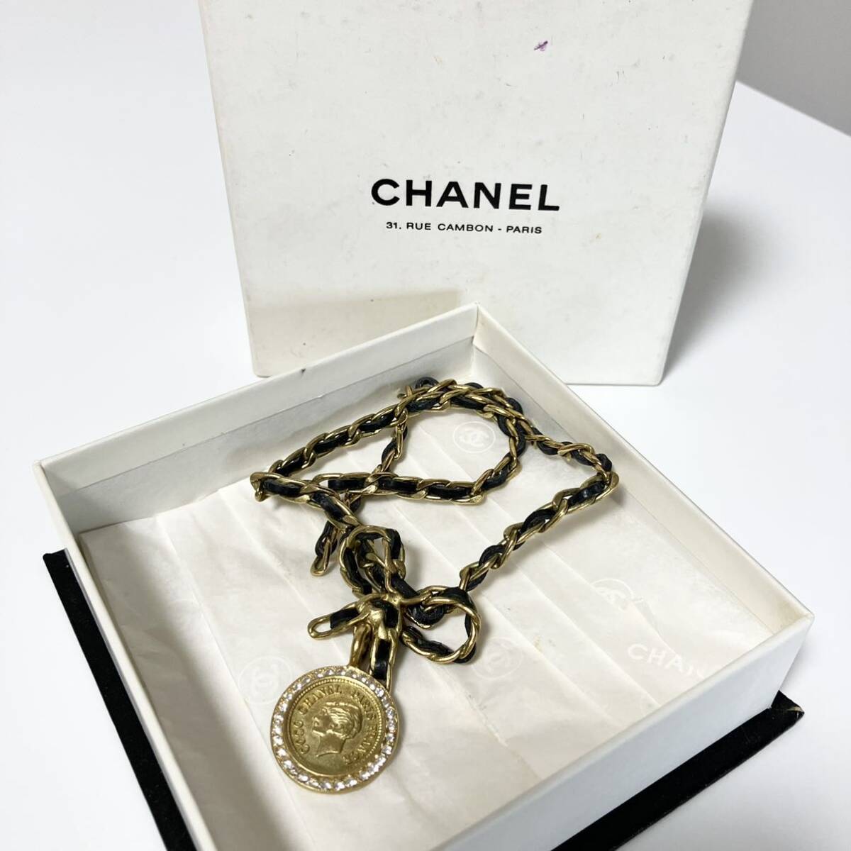 CHANEL Chanel монета лента стразы колье черный чёрный 