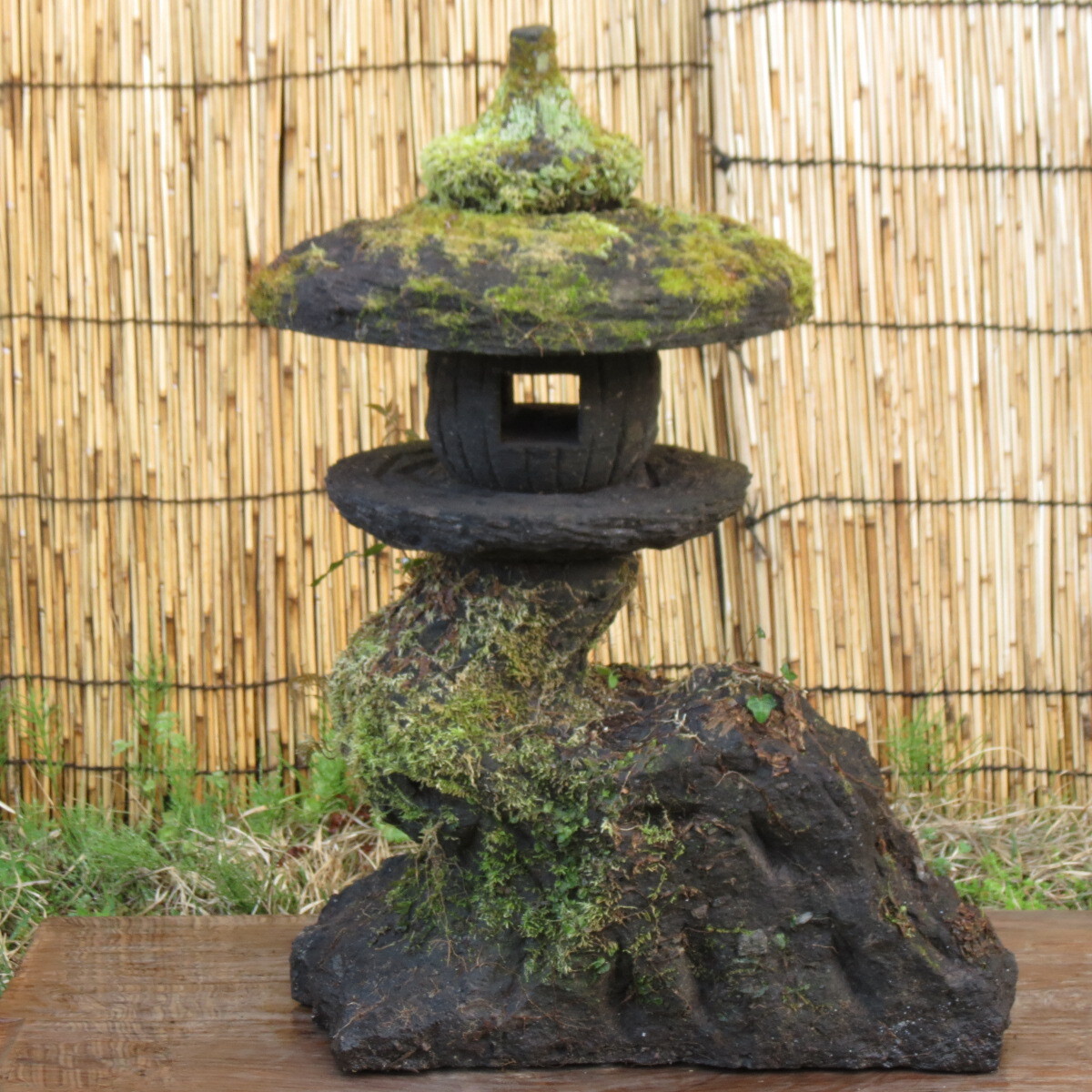  stone light . height 71cm weight 49kg nature tree type Kyushu production natural stone 