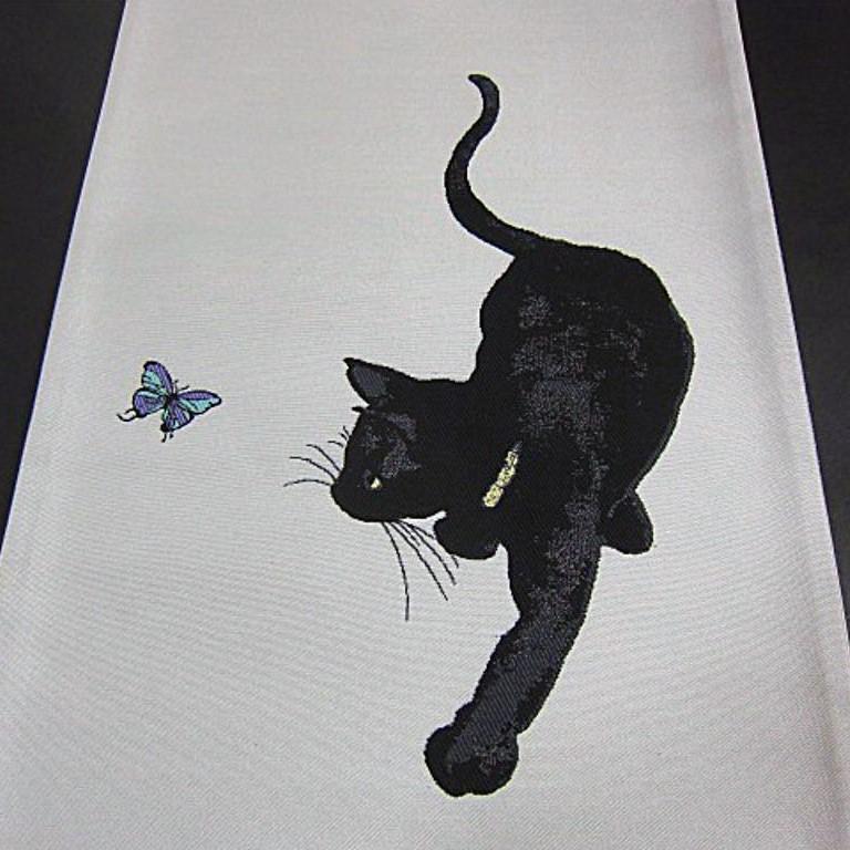 新品未仕立　西陣織高級袋帯　蝶々を追いかける黒猫・クロネコ_画像3