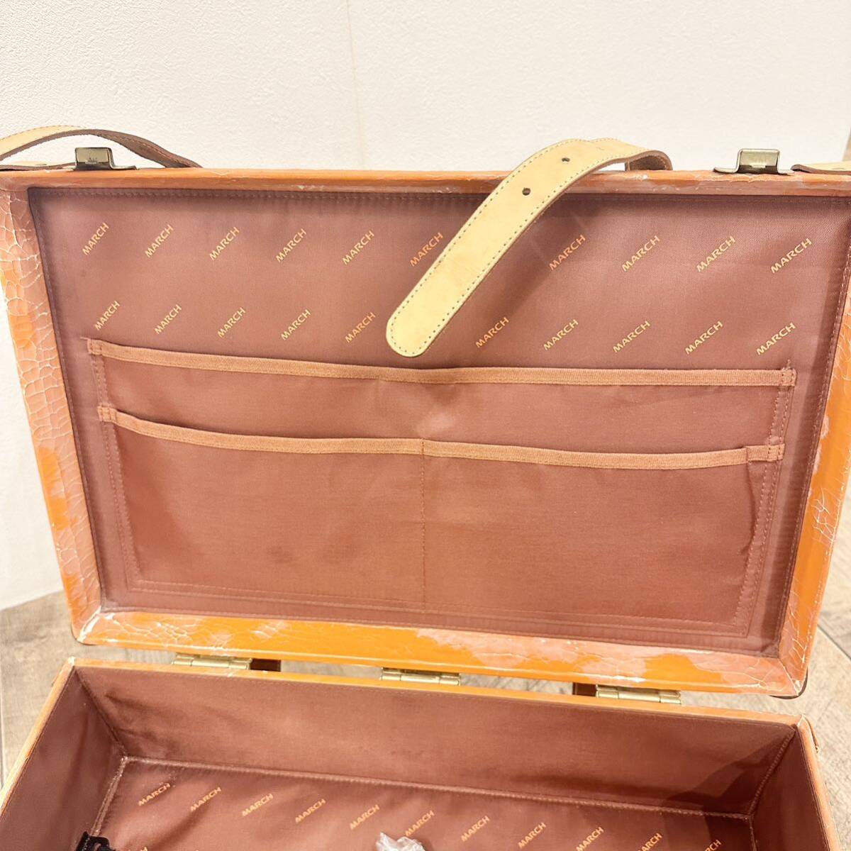スーツケース キャリーケース 本革 ヌメ革 レザー フェイクレザー 旅行バッグ MARCH マーチ カギ付き 未使用品 経年劣化ありの画像6