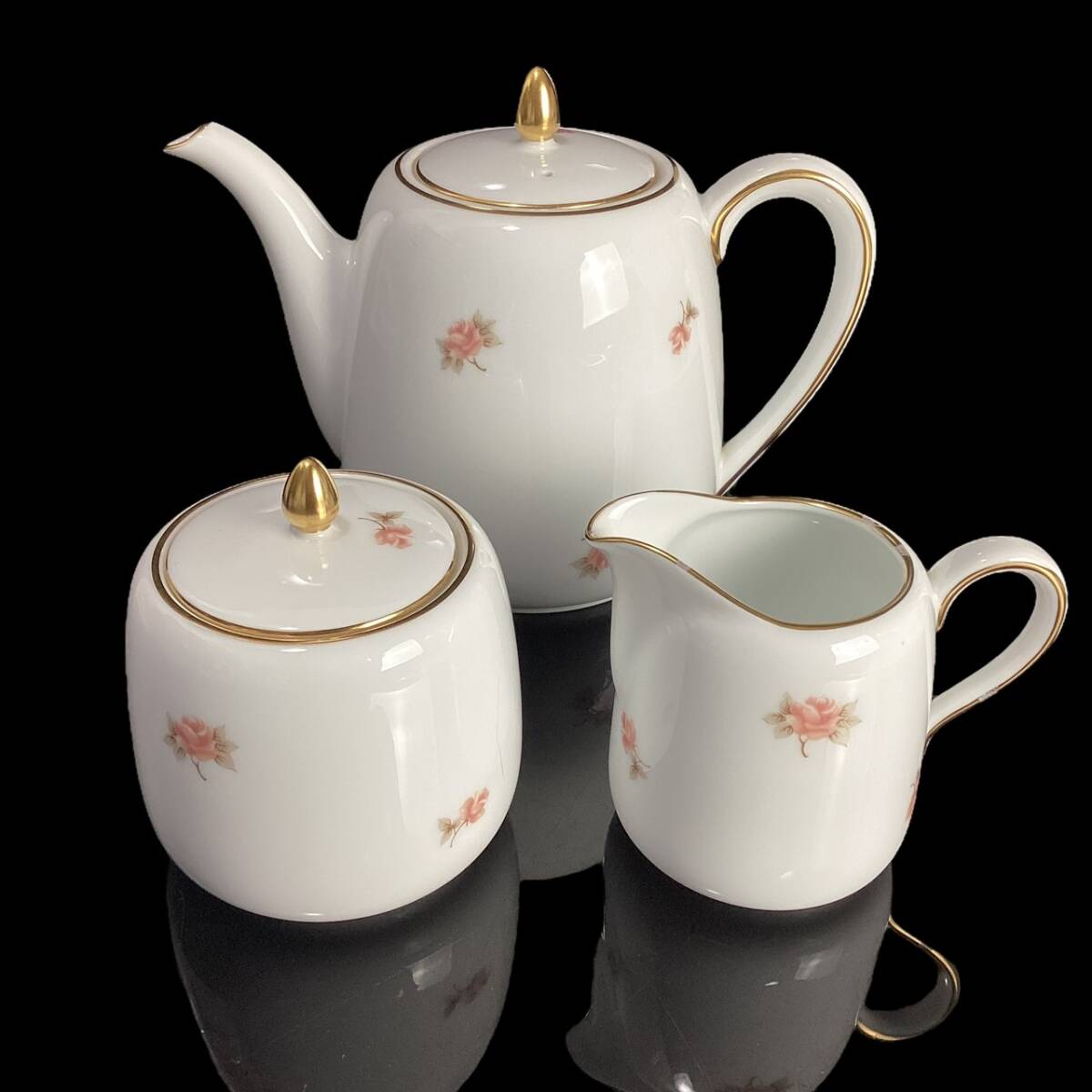 6732円 nP18 大倉陶園 色蒔 ライトグリーン カップ&ソーサー 5 6732円 nP18 大倉陶園 色蒔 ライトグリーン カップ&ソーサー 5
