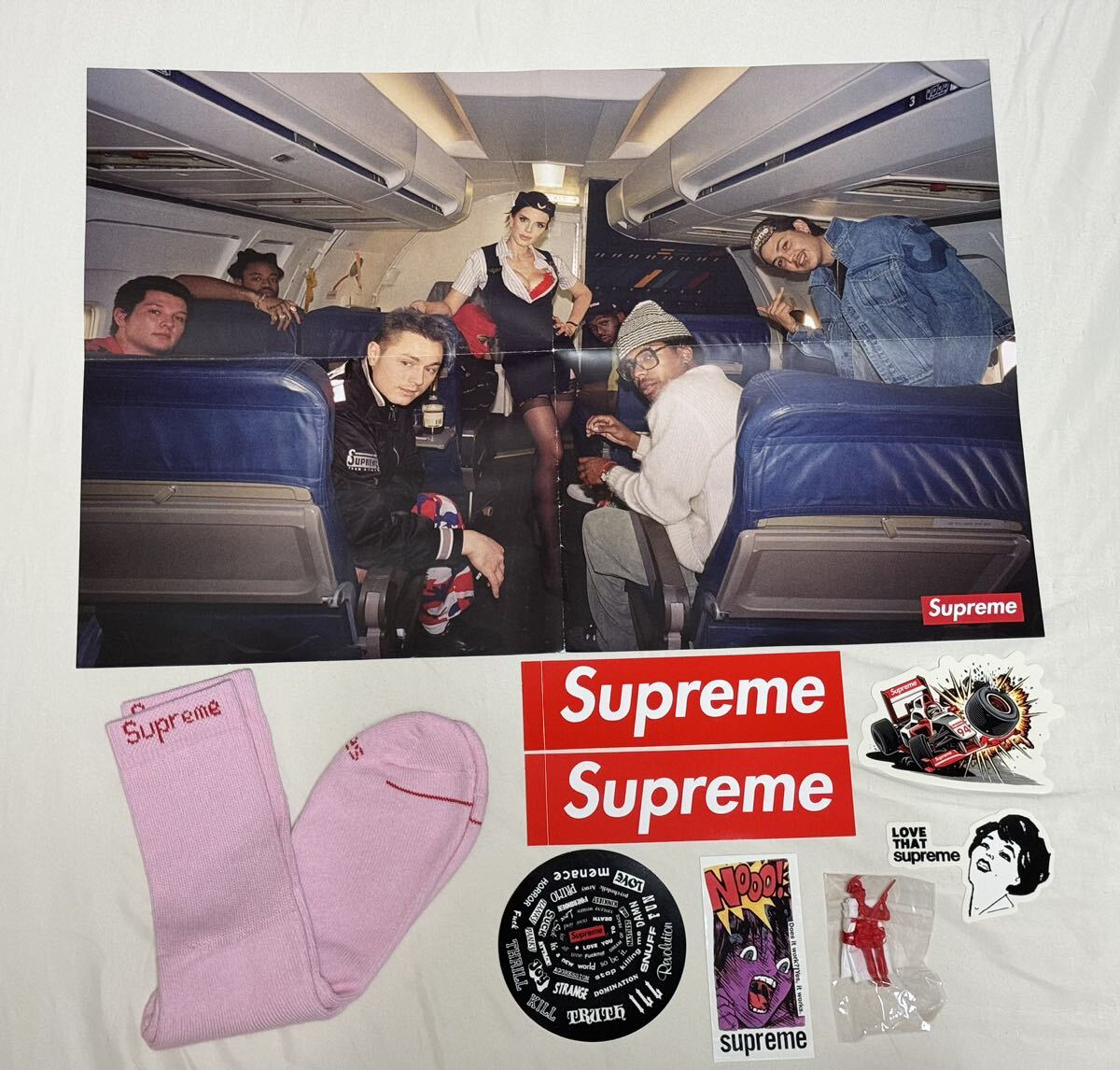 SUPREME Hanes SOCKS ピンク ステッカー ポスター ノベルティ まとめ売り Logo 靴下 _画像1