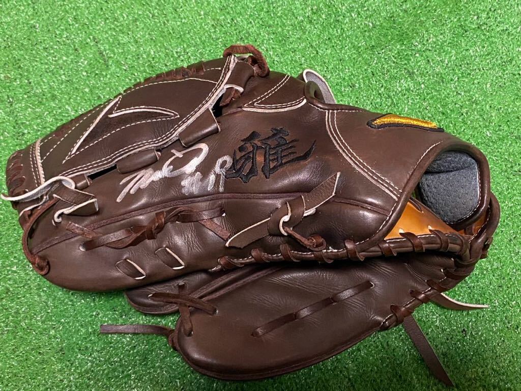 東京ヤクルトスワローズ 石川 雅規 2013シーズン 実使用 直筆 東京ヤクルトスワローズ 石川 雅規 2013シーズン 実使用 直筆