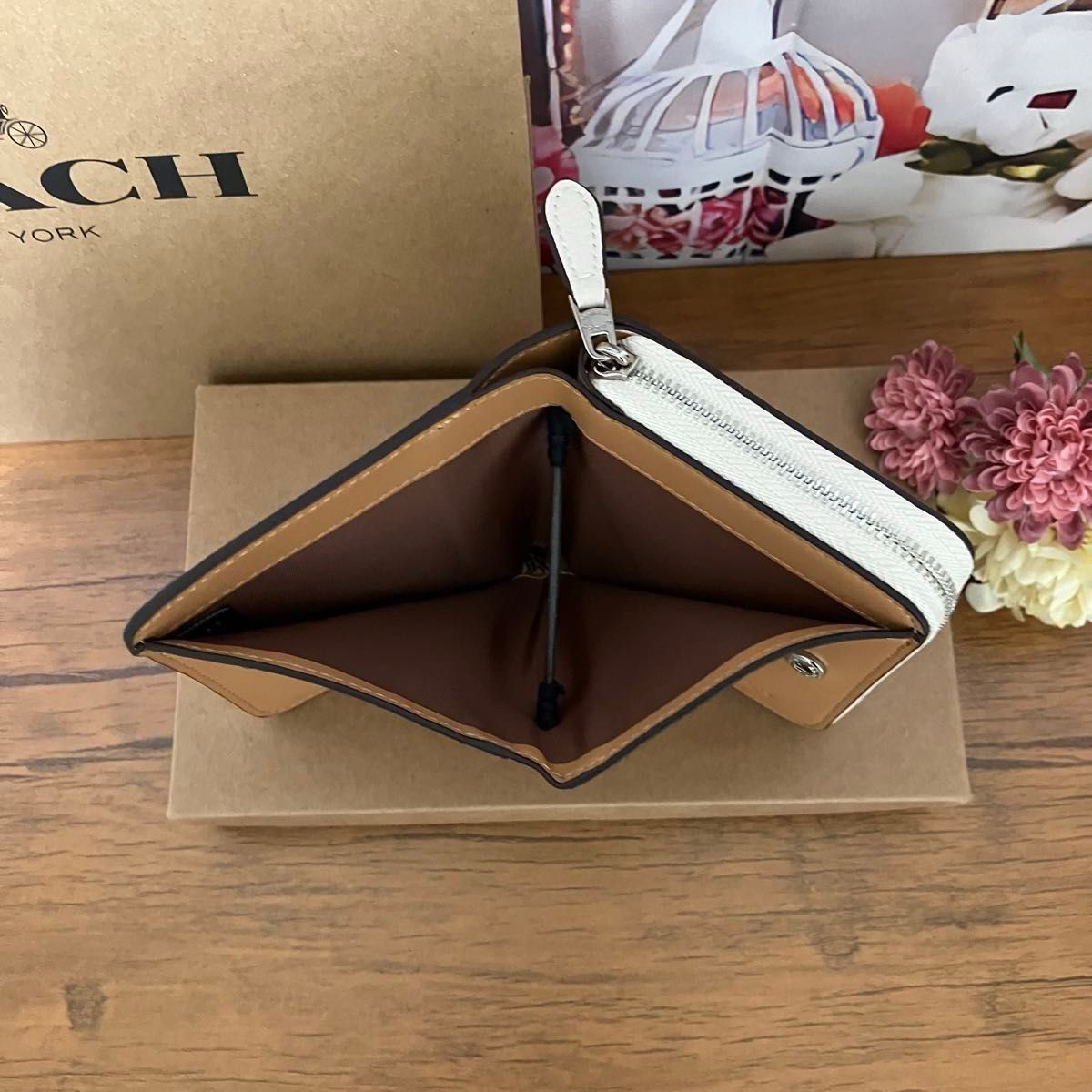 新作 COACH ビルフォールド ウォレット・レキシー CO256