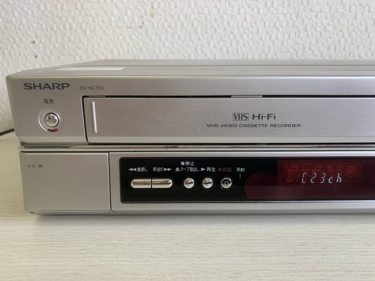 通電OK SHARP シャープ VTR一体型DVDビデオプレーヤー DV-NC750 NISの画像2
