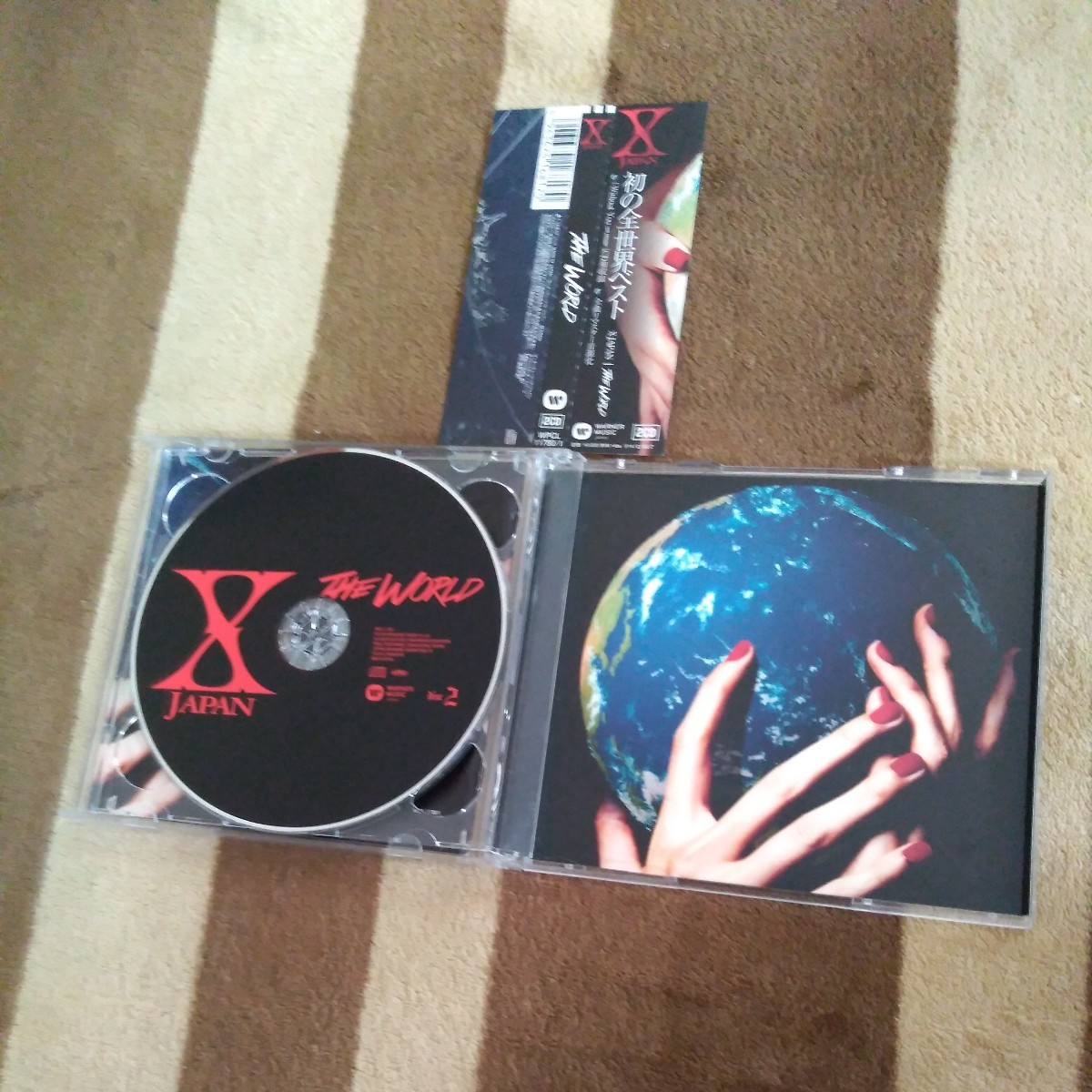 X JAPAN CD 2枚組 ベスト アルバム「THE WORLD」BEST YOSHIKI ToshI hide pata heath 帯あり紅 Forever Love DAHLIA Rusty Nail _画像4