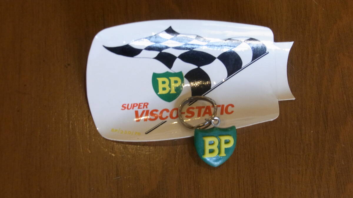  Britain 1960 period BP STICKER AND KEYRING Be pi- sticker key ring 