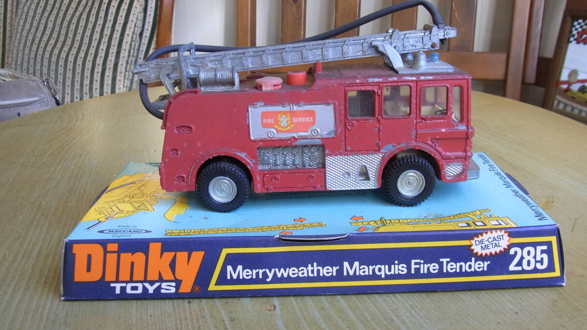 DINKY 285 MERRYWEATHER MARQUIS FIRE TENDER Dinky fire-engine 