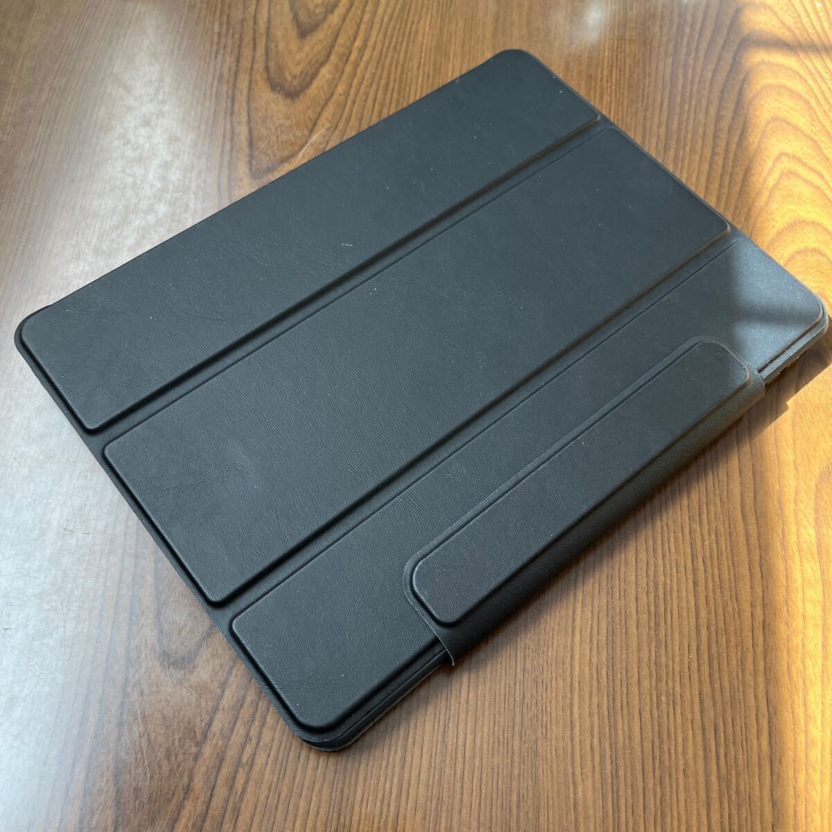 603p2921☆ nimin iPad 10.2 ケース第9/8/7世代 (2021/2020/2019年) 360度回転 マグネットス吸着式 折りたたみ 角度調整可能 