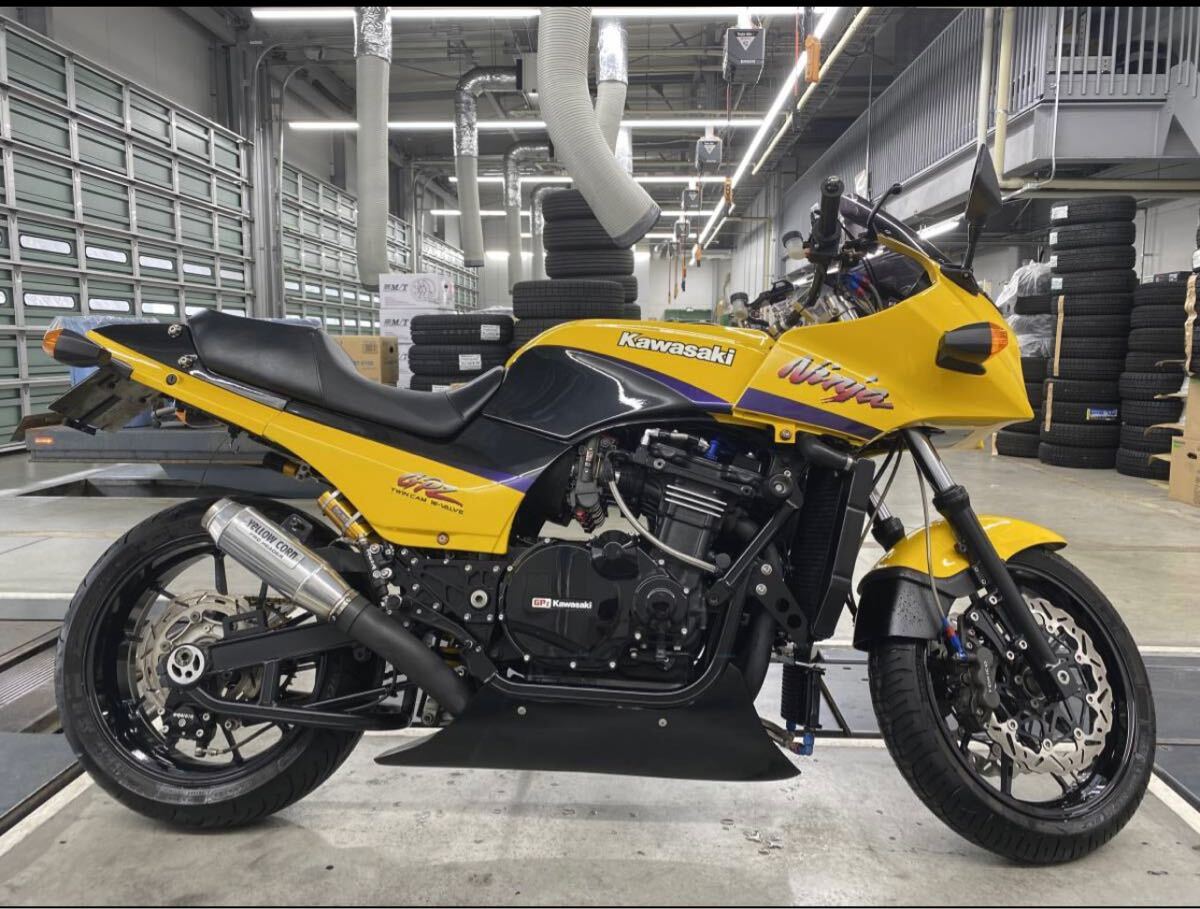 イエローコーン　マフラー　プロヘッダー　かち上げ　GPZ900R _画像9