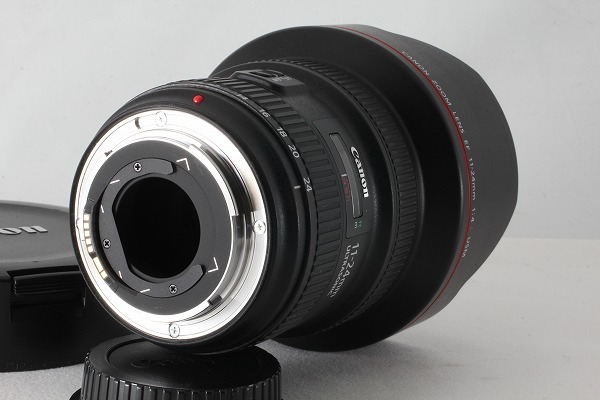 ◆超極上美品◆キヤノン Canon EF 11-24mm F4L USM ポーチ付◇YM44006_限定1本！