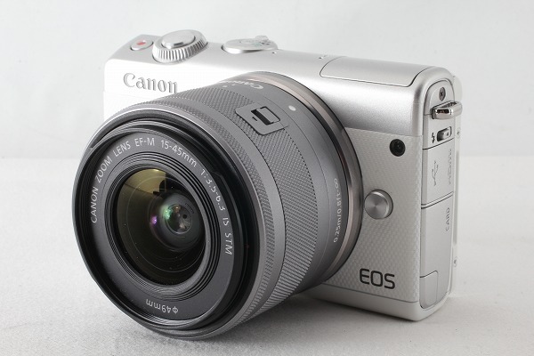 ◆新品同様◆キヤノン CANON EOS M100 EF-M 15-45mm IS STM レンズキット ホワイト ストラップ◇M44091_きれいです！